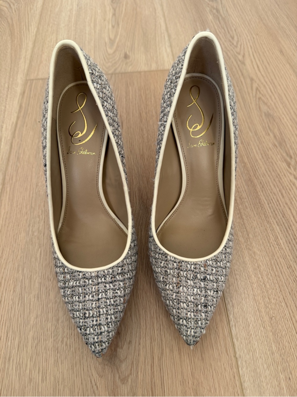 Sam Edelman Hazel Grey Tweed
Multi pointed-toe pumps 6.5